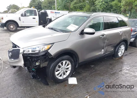 2017 Kia Sorento 2.4L Lx z USA, uszkodzony, nr VIN 5XYPG4A37HG323848